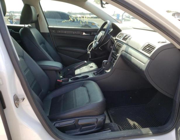 Photo 5 from auction – 2015 VOLKSWAGEN PASSAT SE with VIN 1VWBT7A33FC026730