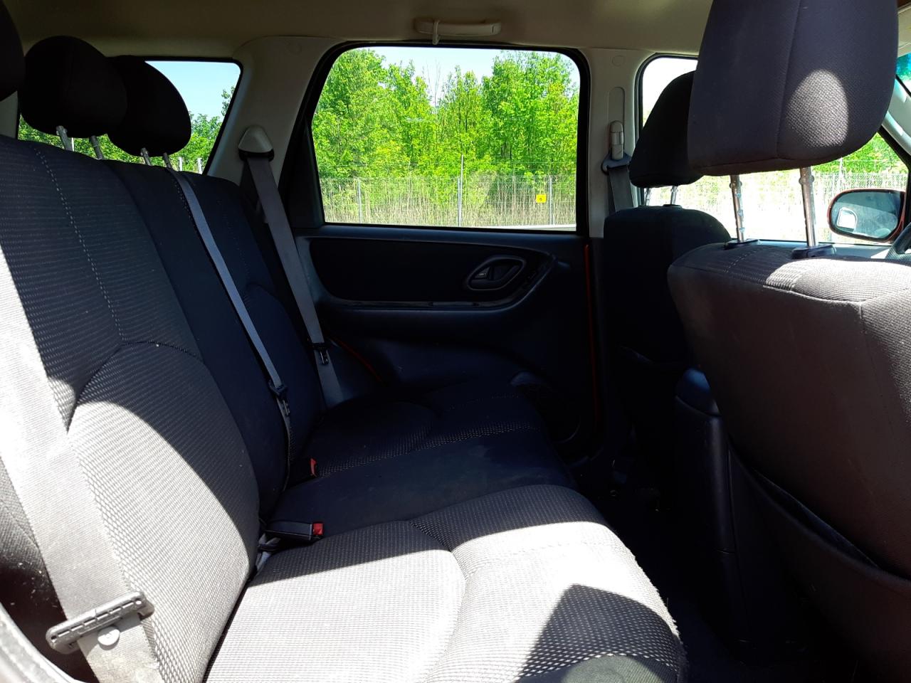 Photo 6 from auction – 2005 MAZDA TRIBUTE S with VIN 4F2YZ04175KM43785
