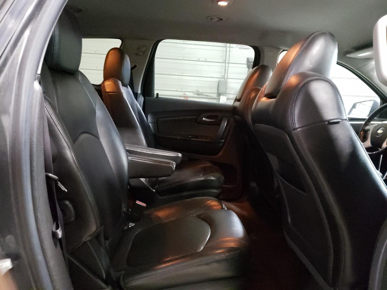 Photo 6 from auction – 2011 CHEVROLET TRAVERSE L with VIN 1GNKVJED6BJ288963
