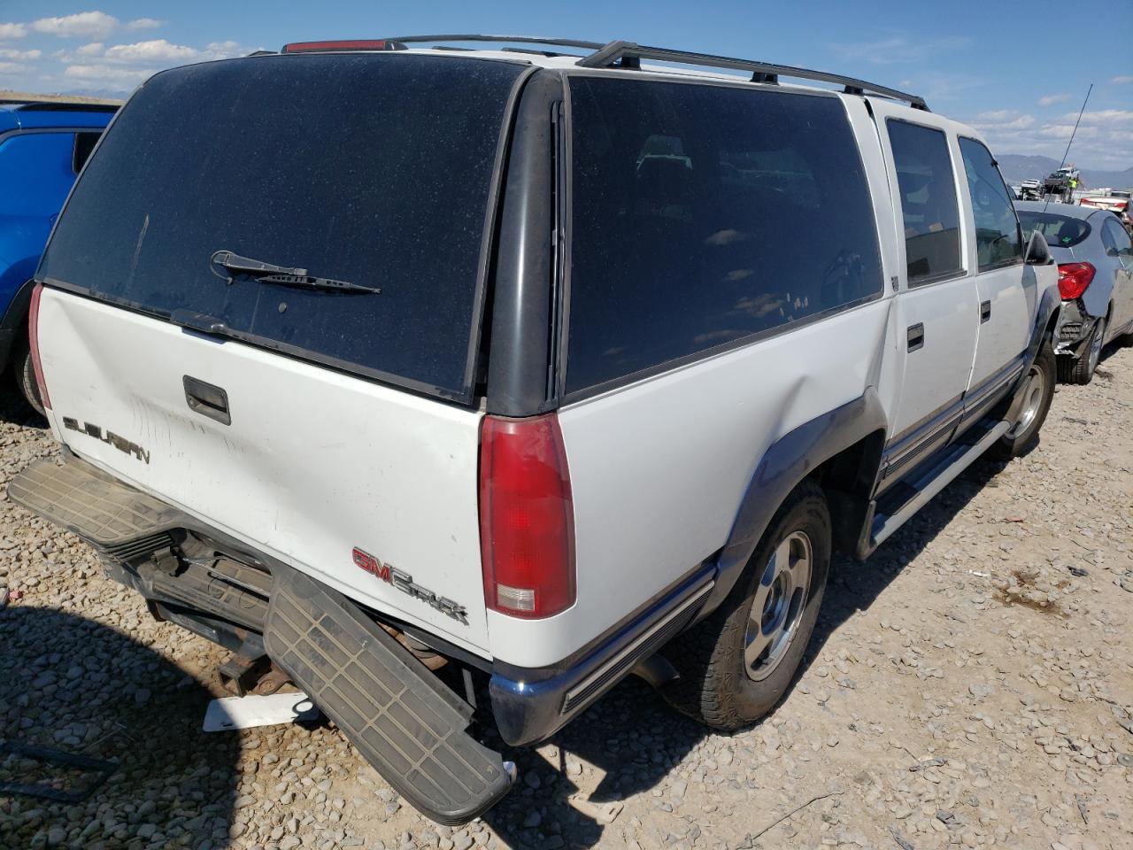 Photo 4 from auction – 1995 GMC SUBURBAN K with VIN 1GKFK16K6SJ768974
