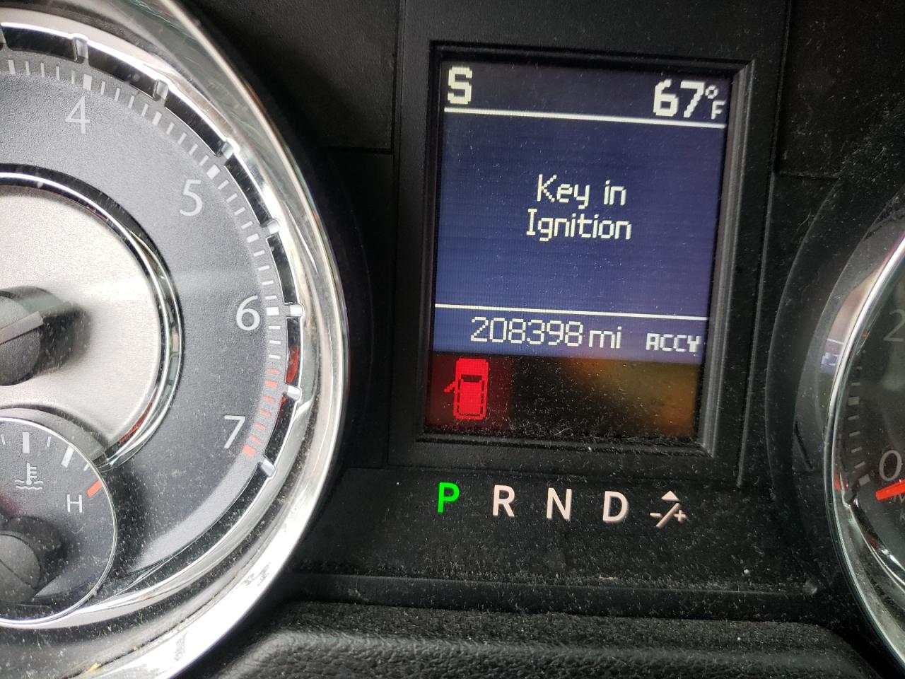 Photo 8 from auction – 2013 CHRYSLER TOWN & COU with VIN 2C4RC1BG4DR555527