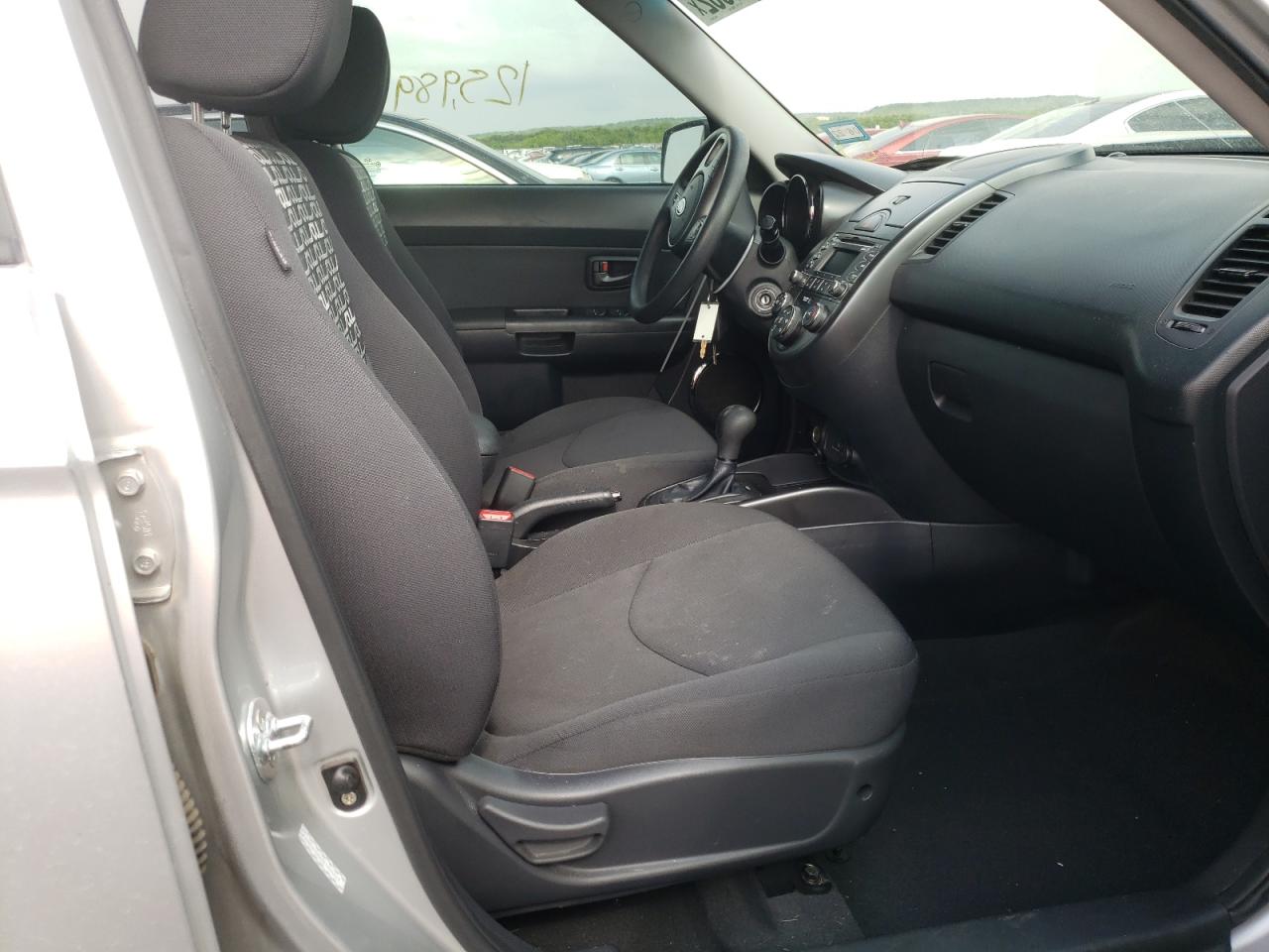 Photo 5 from auction – 2011 KIA SOUL + with VIN KNDJT2A24B7294519