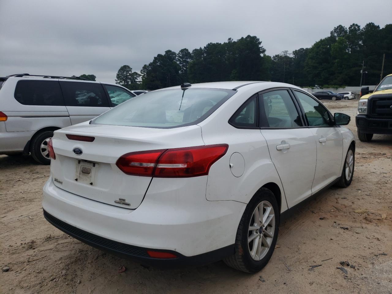 Photo 4 from auction – 2015 FORD FOCUS SE with VIN 1FADP3F29FL227546