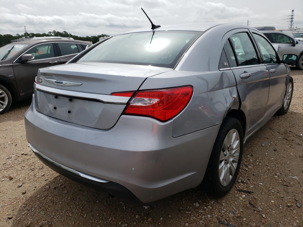 Photo 4 from auction – 2014 CHRYSLER 200 LX with VIN 1C3CCBAB3EN207156