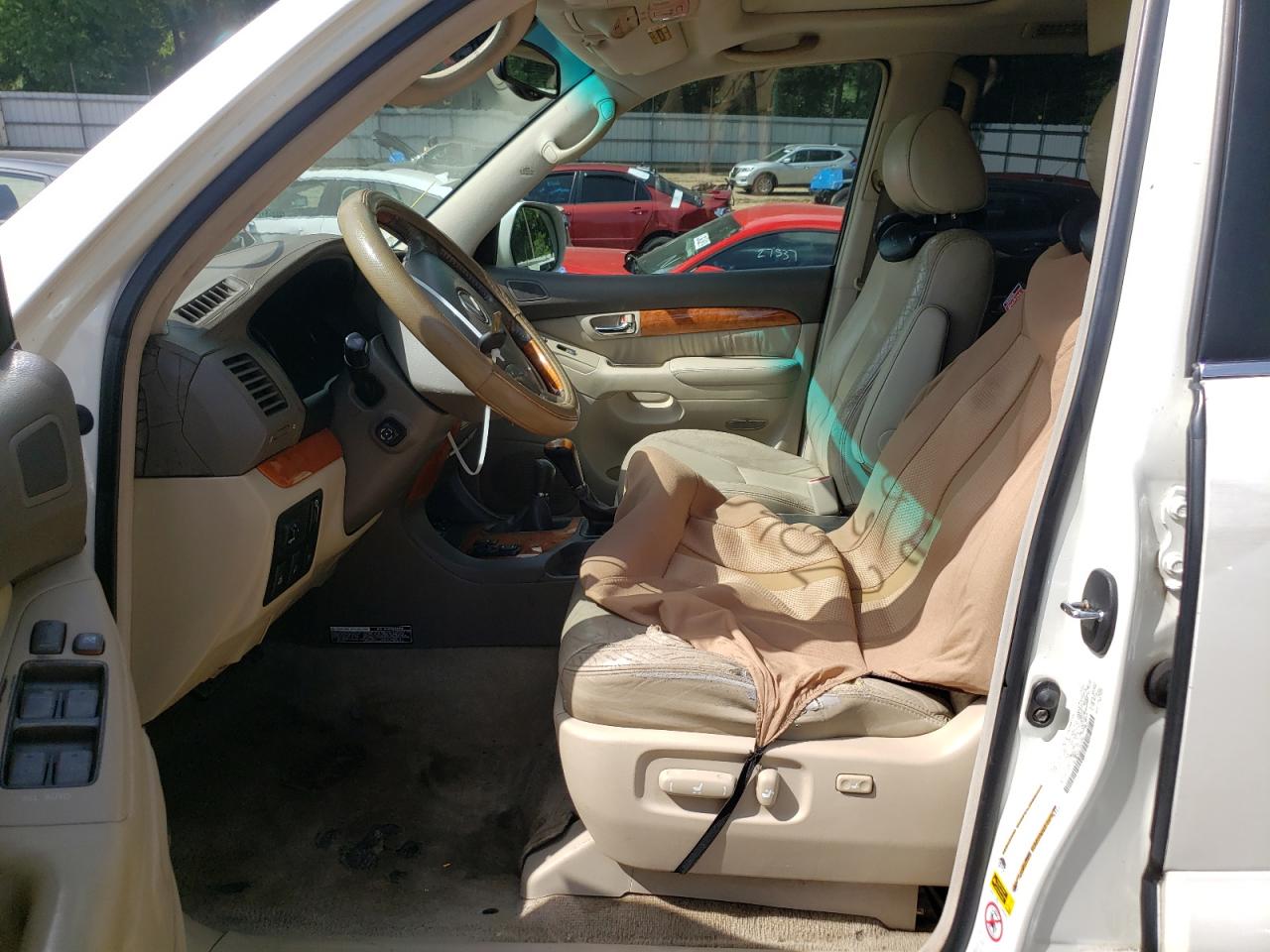 Photo 5 from auction – 2004 LEXUS GX 470 with VIN JTJBT20X340064349