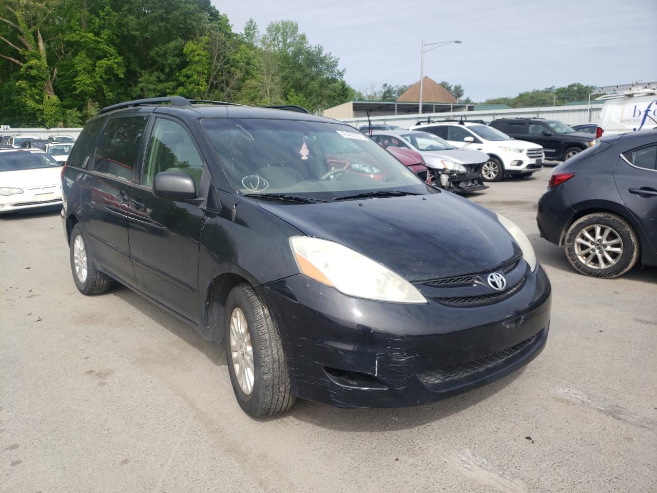 TOYOTA SIENNA LE 2008 with VIN 5TDBK23C58S019737 - Photo from auction