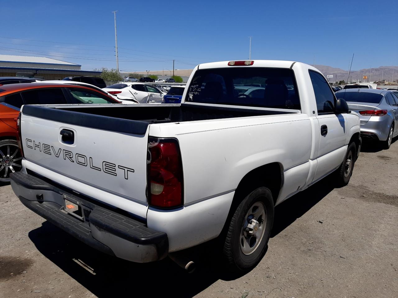 Photo 14 from auction – 2004 CHEVROLET SILVERADO with VIN 1GCEC14X24Z271704
