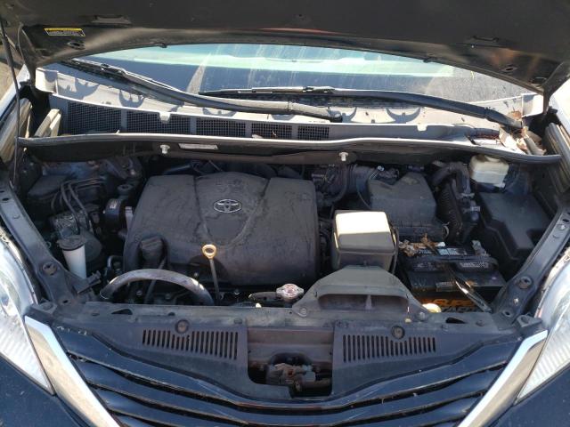Photo 7 from auction – 2017 TOYOTA SIENNA LE with VIN 5TDKZ3DC2HS817385