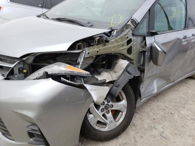 Photo 9 from auction – 2018 TOYOTA SIENNA LE with VIN 5TDKZ3DC3JS928808