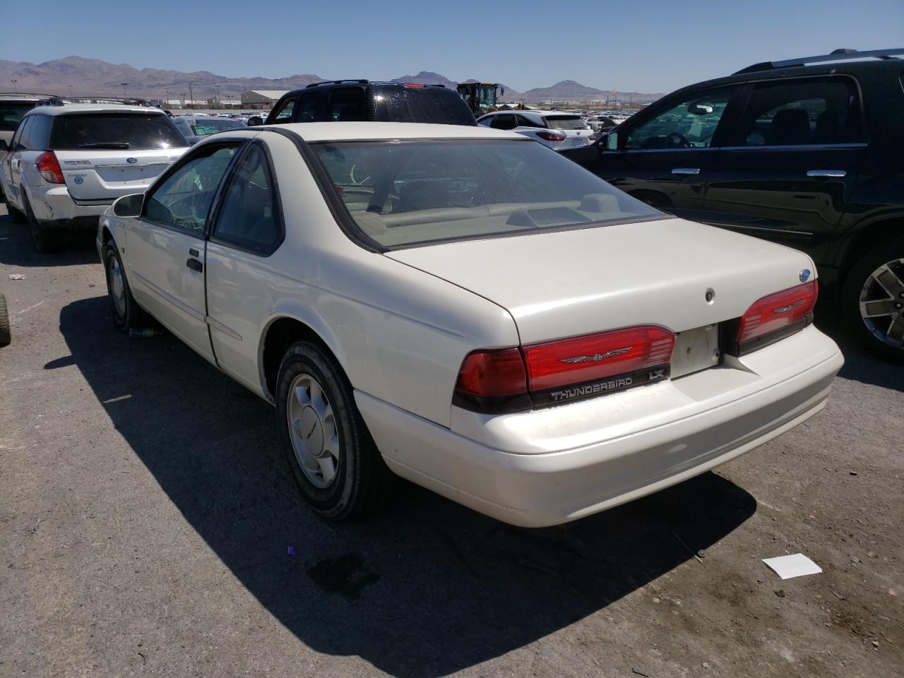 Photo 3 from auction – 1995 FORD THUNDERBIR with VIN 1FALP62WXSH200956