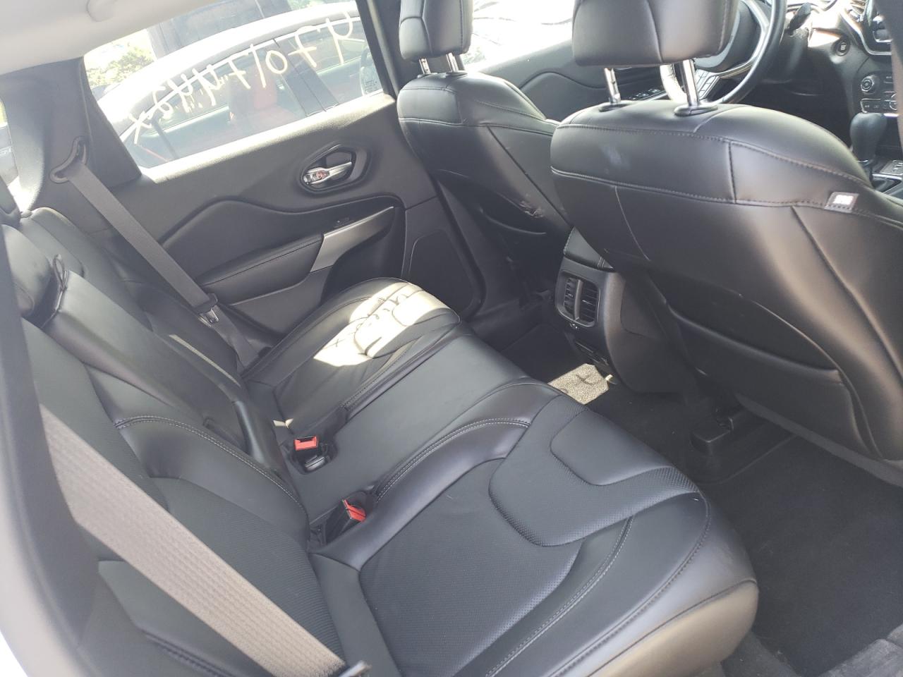 Photo 18 from auction – 2019 JEEP CHEROKEE L with VIN 1C4PJMDX8KD476230