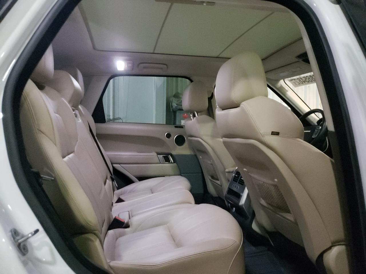 Photo 6 from auction – 2016 LAND ROVER RANGE ROVE with VIN SALWG2PFXGA590698
