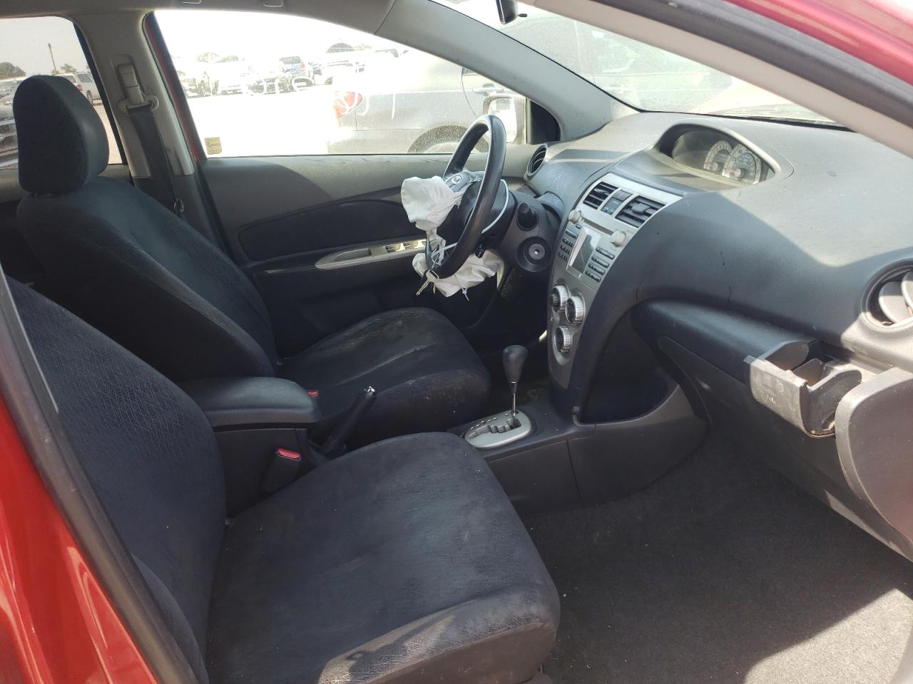 Photo 5 from auction – 2007 TOYOTA YARIS with VIN JTDBT923571098166