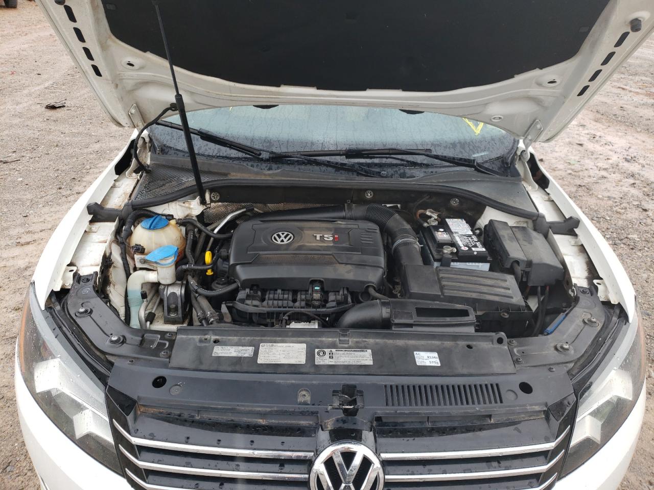Photo 7 from auction – 2014 VOLKSWAGEN PASSAT SE with VIN 1VWBS7A31EC038974