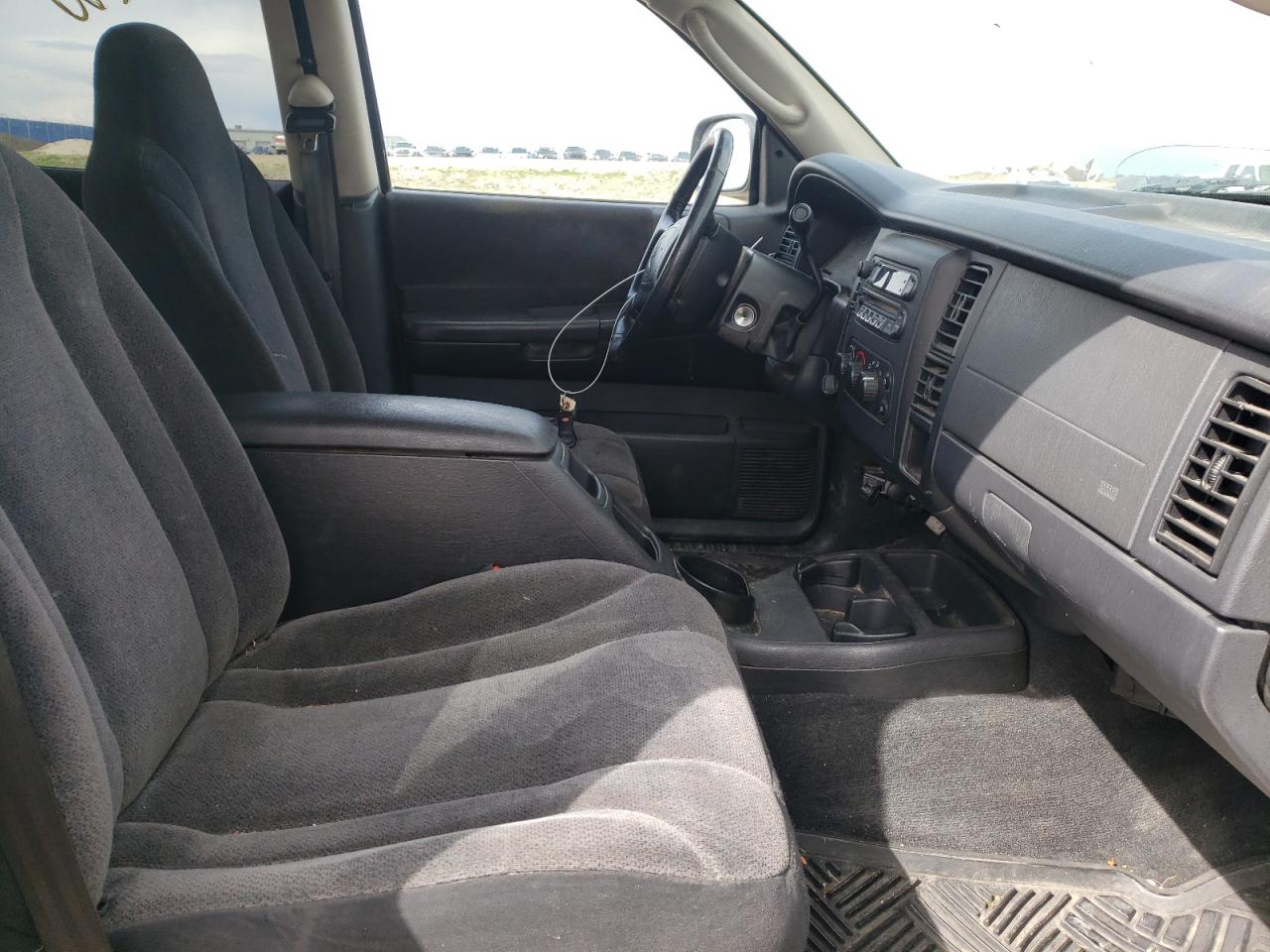 Photo 5 from auction – 2002 DODGE DAKOTA QUA with VIN 1B7HG38N92S656737