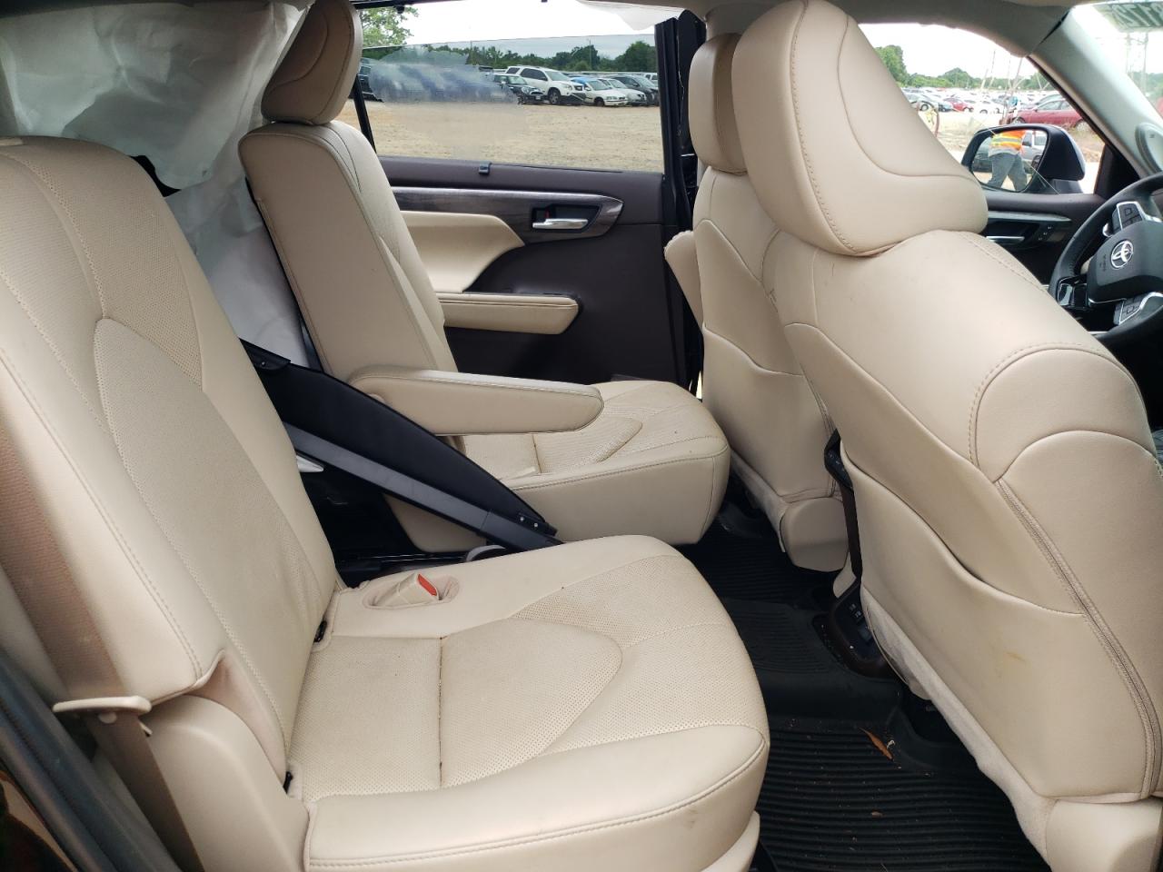صورة رقم 6 من المزاد - 2021 TOYOTA HIGHLANDER مع VIN 5TDXBRCH7MS524845
