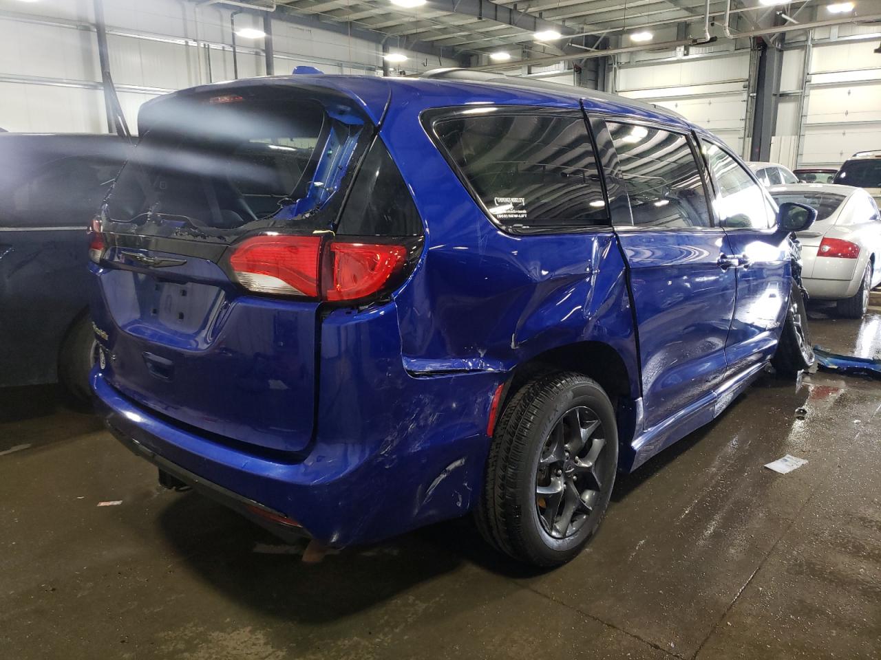 Photo 4 from auction – 2019 CHRYSLER PACIFICA T with VIN 2C4RC1EG1KR666352