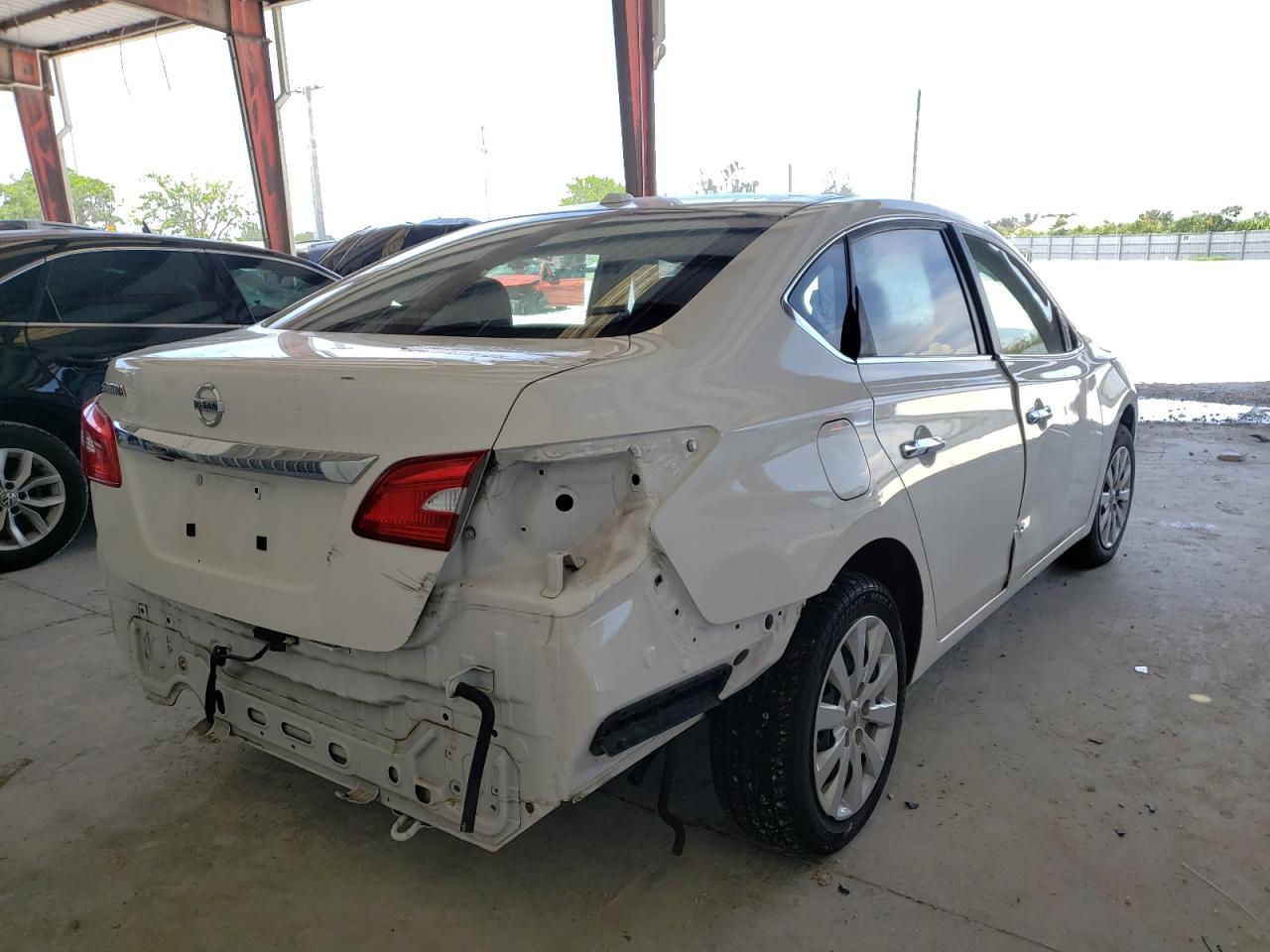 Zdjęcie 4 z aukcji – 2017 NISSAN SENTRA S z VIN 3N1AB7AP3HL708103