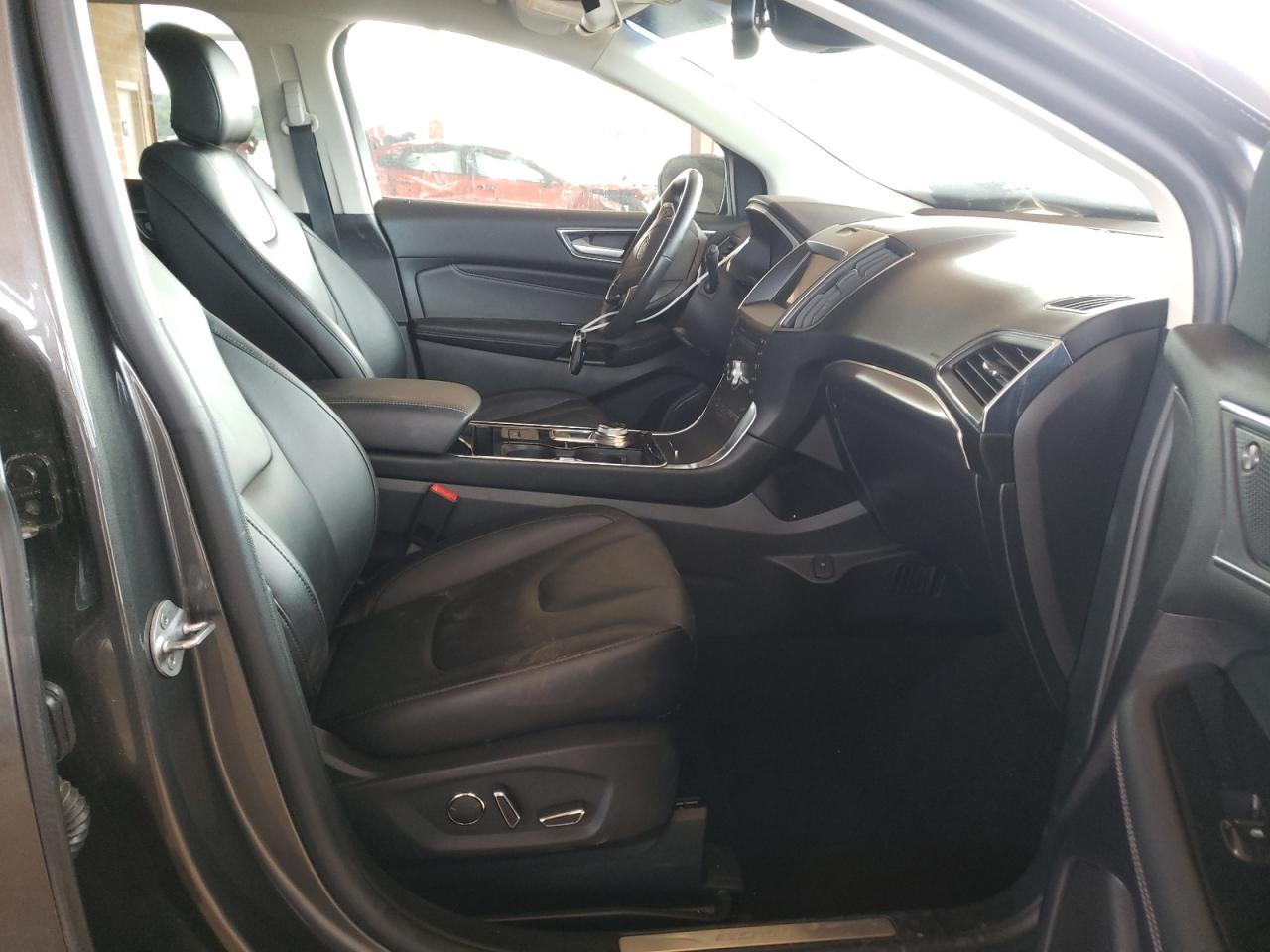Photo 5 from auction – 2019 FORD EDGE TITAN with VIN 2FMPK3K96KBB47720