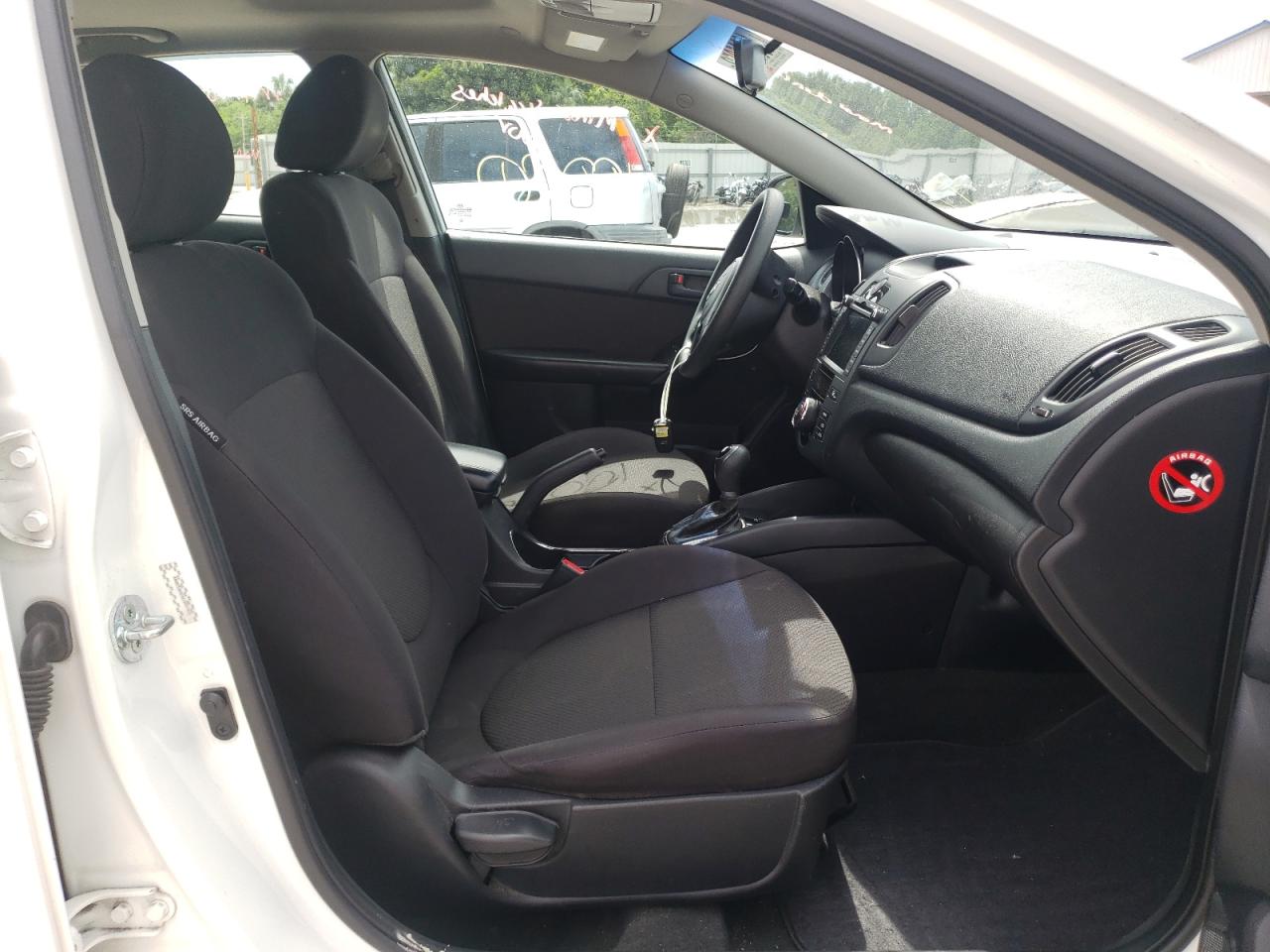 Photo 5 from auction – 2012 KIA FORTE EX with VIN KNAFU4A24C5557441