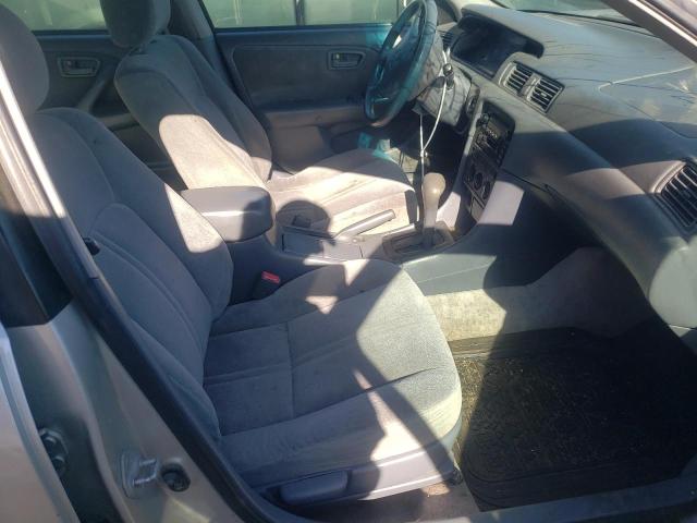 Photo 5 from auction – 2001 TOYOTA CAMRY CE with VIN 4T1BG22K11U092322