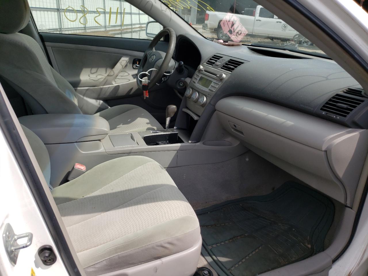 Photo 19 from auction – 2011 TOYOTA CAMRY BASE with VIN 4T1BF3EK1BU615005
