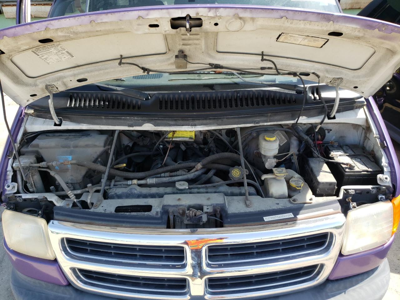 Photo 7 from auction – 2001 DODGE RAM VAN B1 with VIN 2B6HB11X31K552028