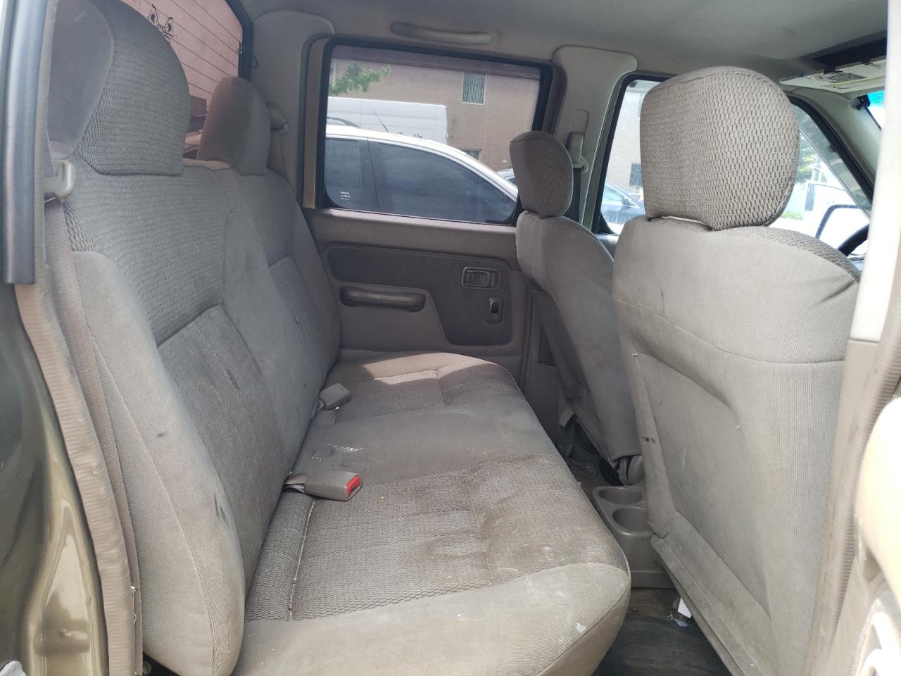 Photo 6 from auction – 2001 NISSAN FRONTIER C with VIN 1N6ED27Y01C371481