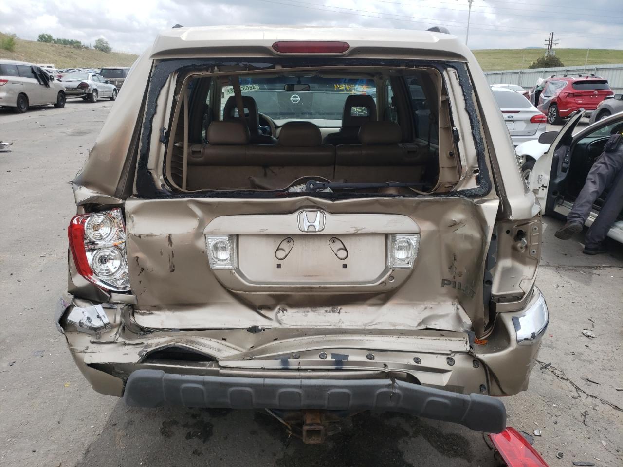 Photo 19 from auction – 2005 HONDA PILOT EXL with VIN 5FNYF18605B062197