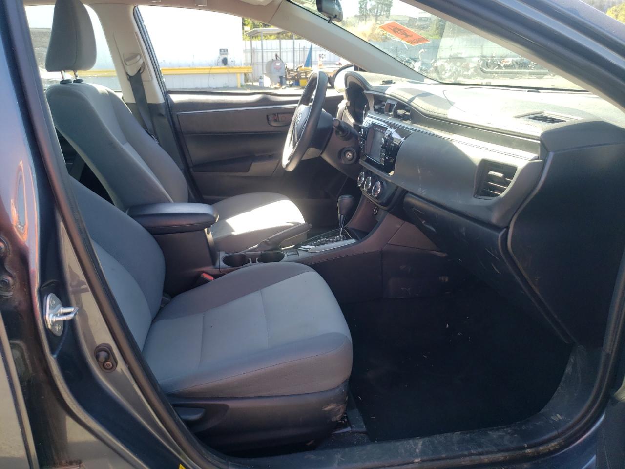 Фото 5 с аукциона – 2016 TOYOTA COROLLA с VIN 2T1BURHE0GC736115