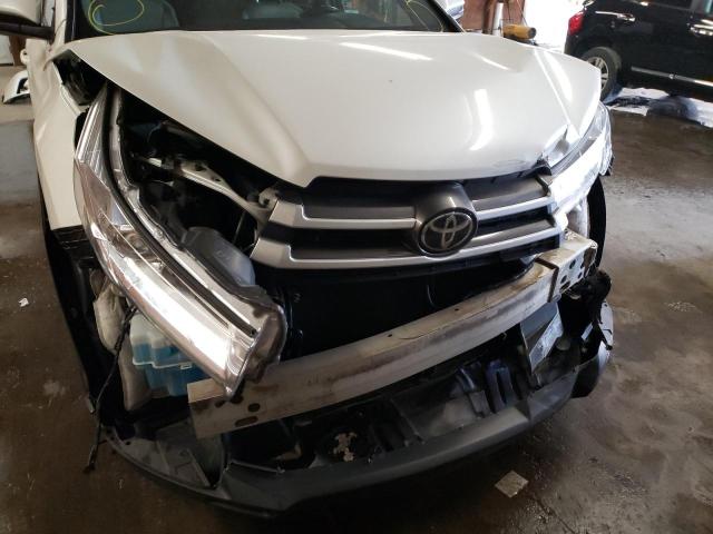 Photo 9 from auction – 2017 TOYOTA HIGHLANDER with VIN 5TDJZRFH3HS511237
