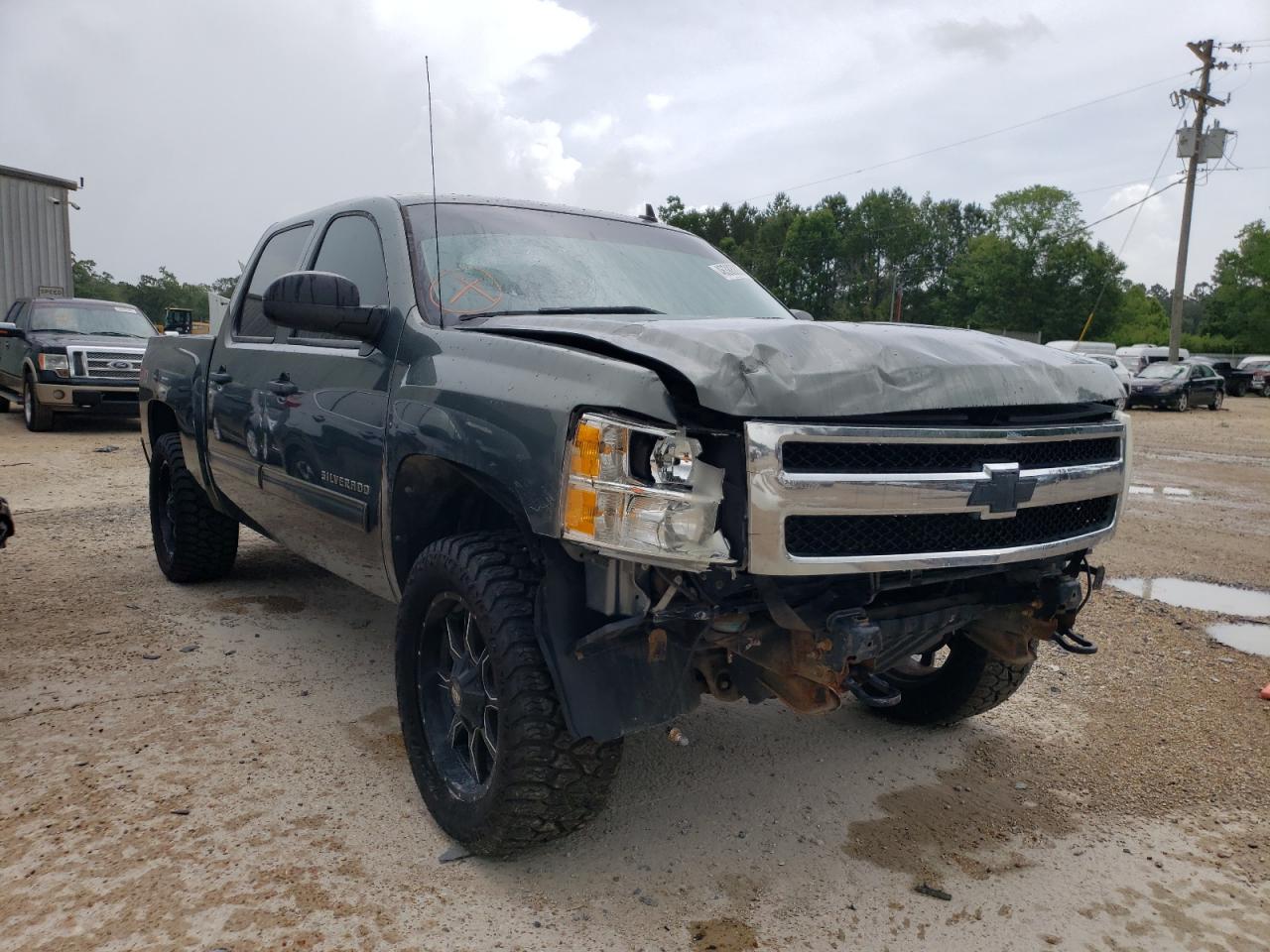 CHEVROLET SILVERADO 2011 with VIN 3GCPKSE31BG241698 - Photo from auction