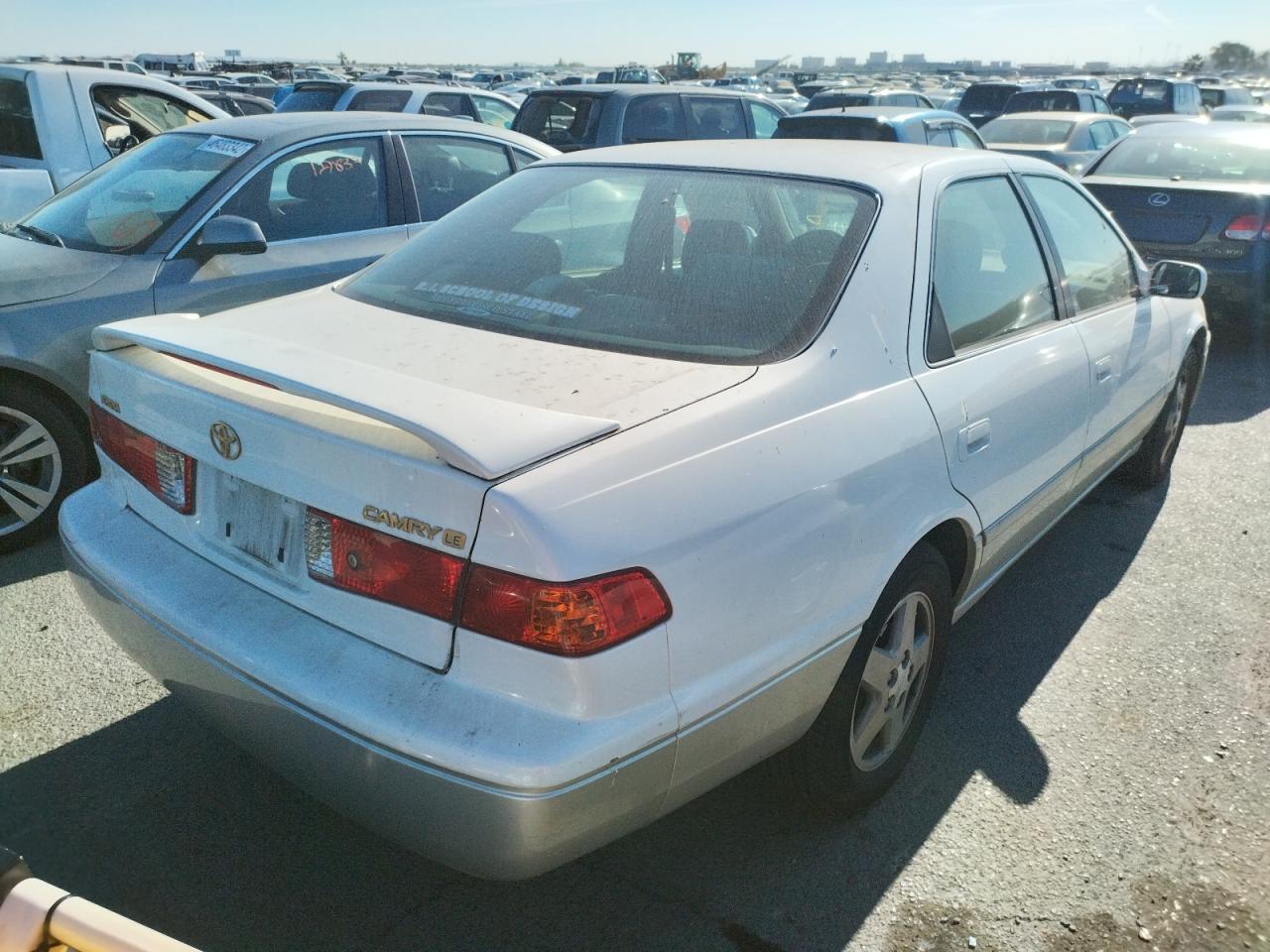 Photo 4 from auction – 2001 TOYOTA CAMRY CE with VIN JT2BG22KX10568698