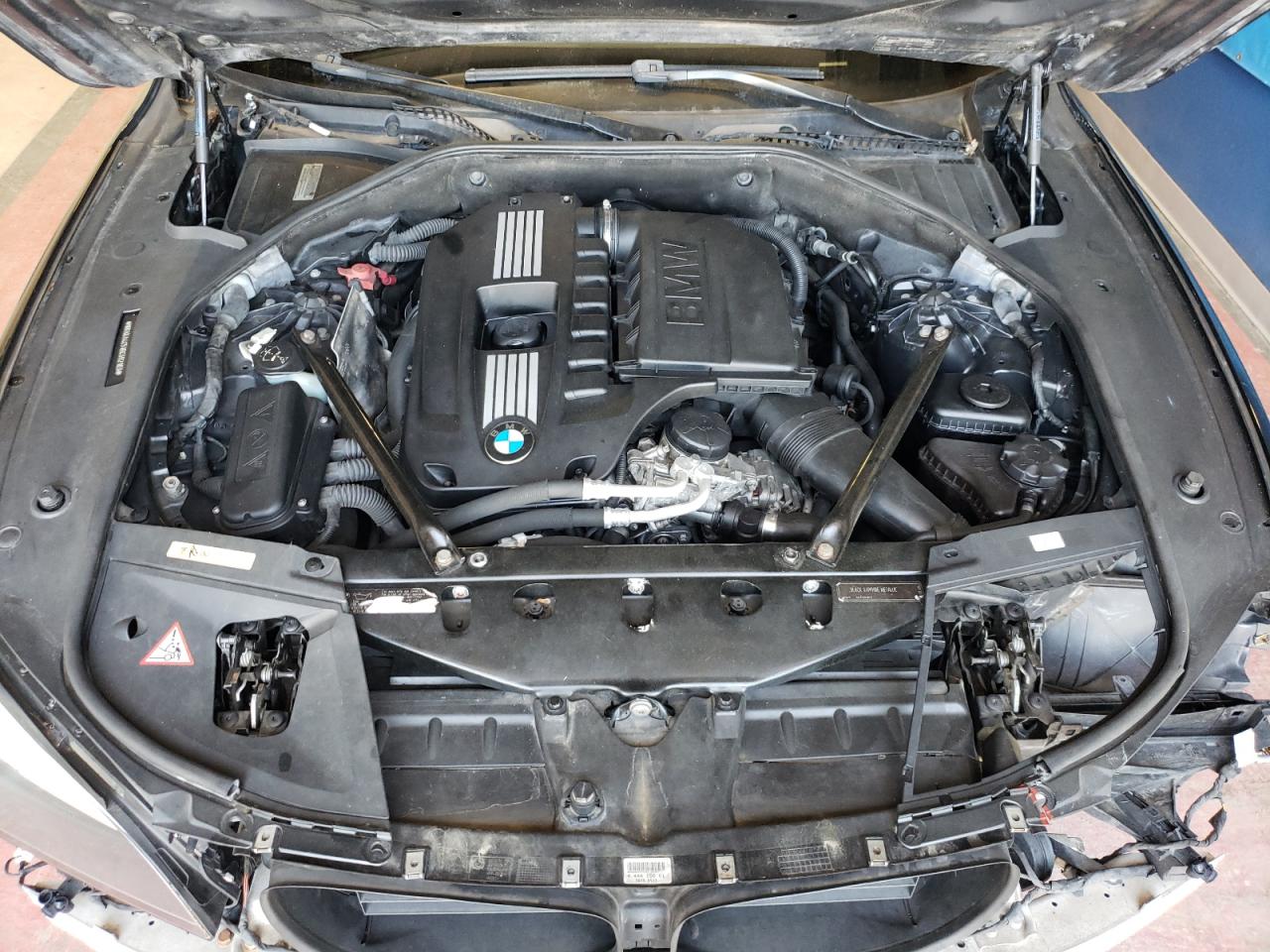Photo 7 from auction – 2011 BMW 740 I with VIN WBAKA4C51BC392103
