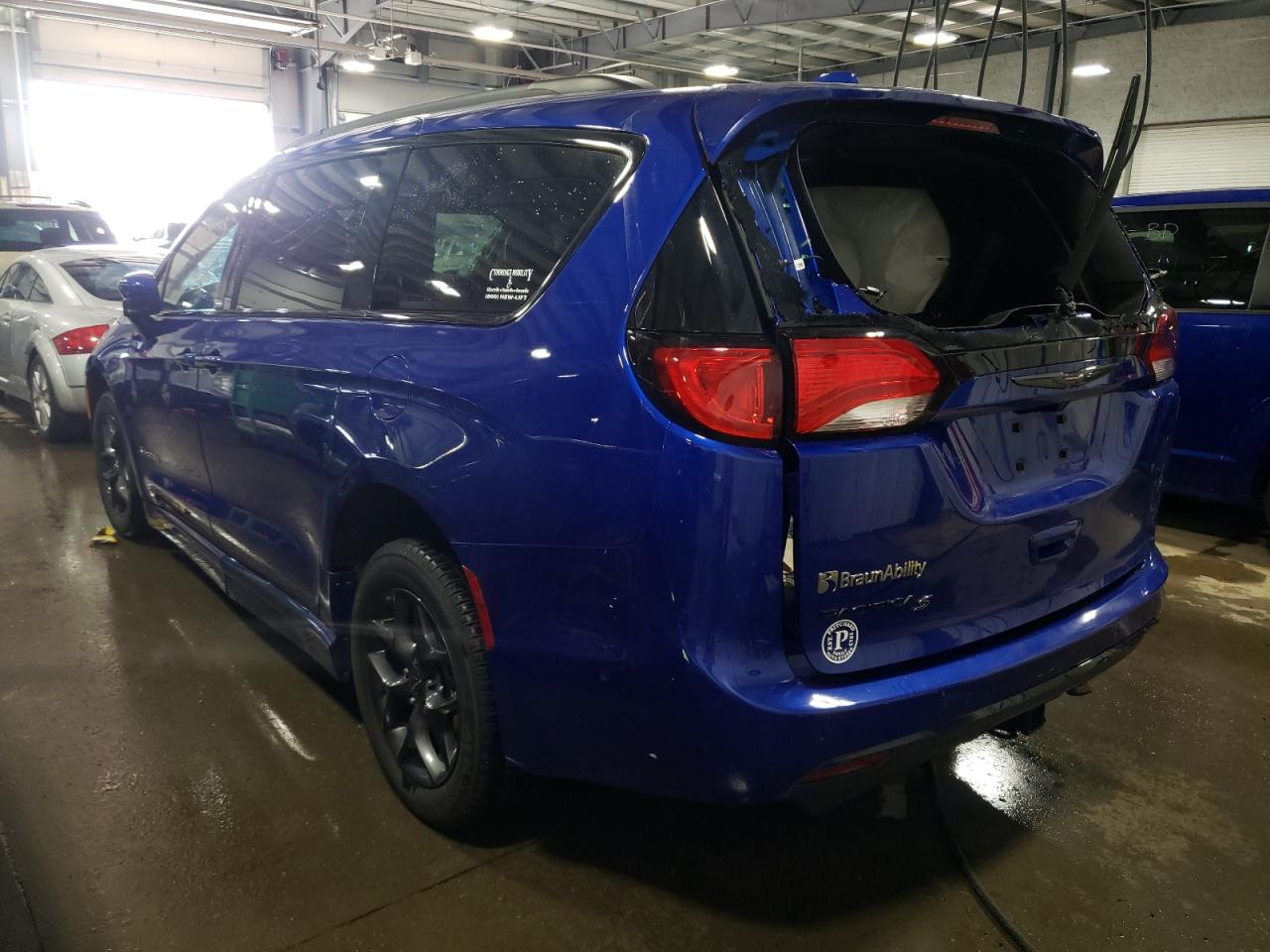 Photo 3 from auction – 2019 CHRYSLER PACIFICA T with VIN 2C4RC1EG1KR666352