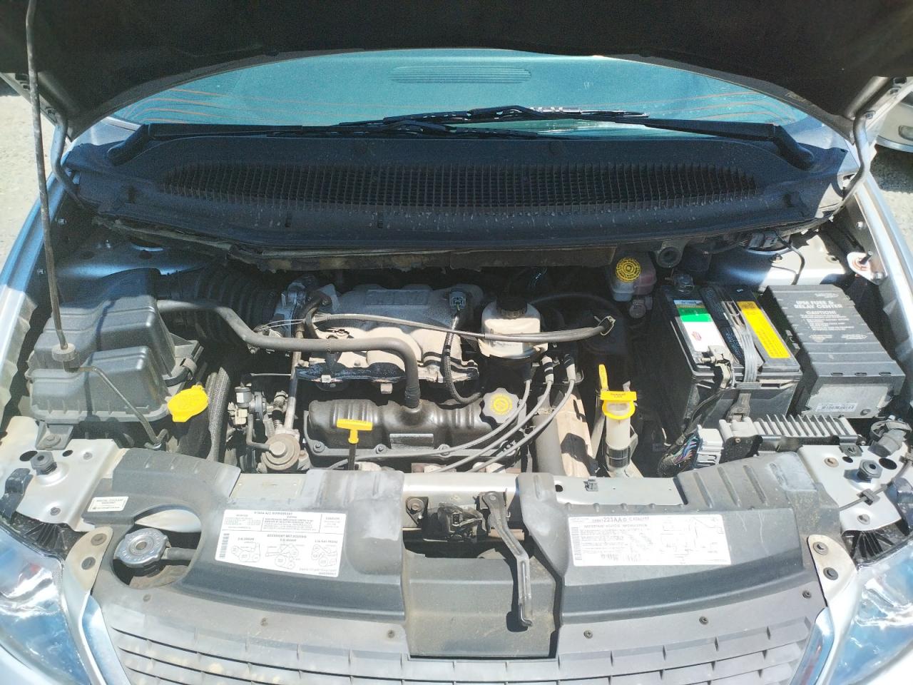 Photo 7 from auction – 2001 CHRYSLER TOWN & COU with VIN 2C8GT64L61R219841