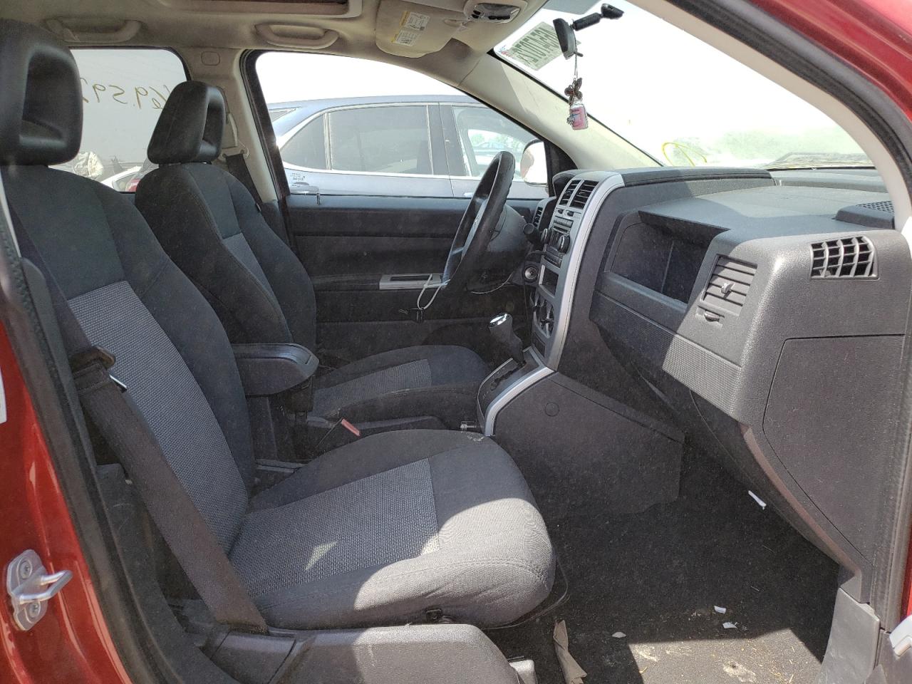 Photo 5 from auction – 2008 JEEP COMPASS SP with VIN 1J8FF47W68D672488