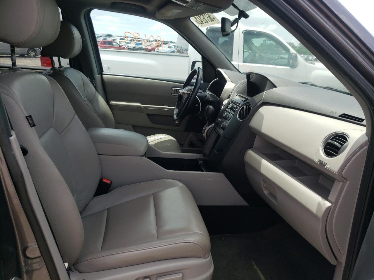 Photo 19 from auction – 2015 HONDA PILOT EXL with VIN 5FNYF3H51FB029469