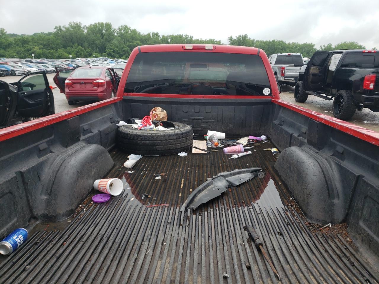 Photo 6 from auction – 1999 CHEVROLET SILVERADO with VIN 1GCEK14V3XE174654