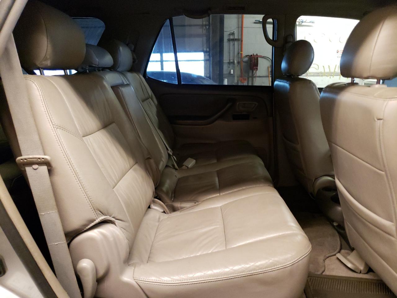 Photo 6 from auction – 2007 TOYOTA SEQUOIA SR with VIN 5TDBT44A77S279187