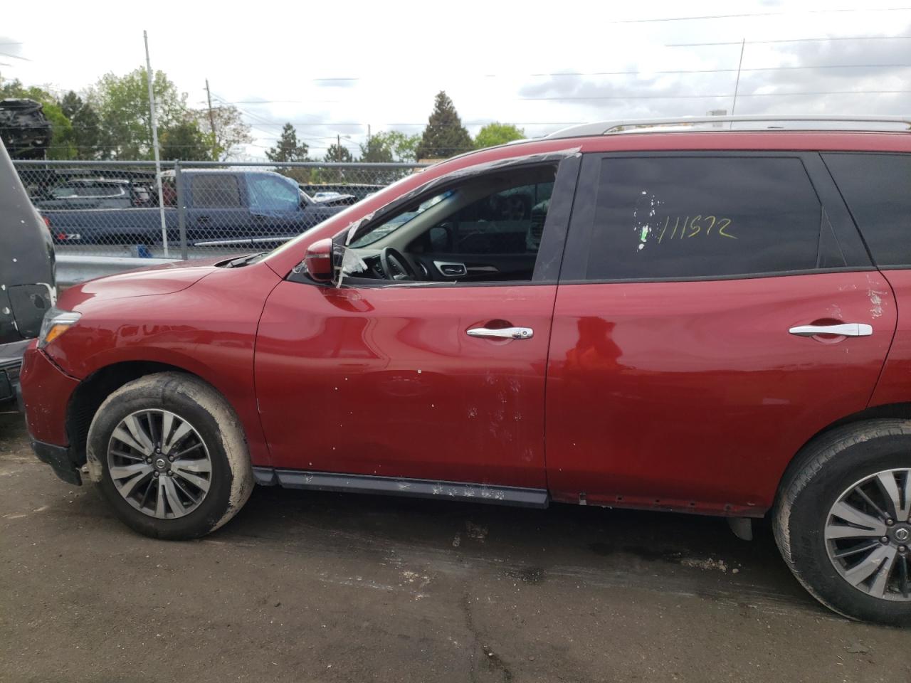 Photo 9 from auction – 2017 NISSAN PATHFINDER with VIN 5N1DR2MM2HC625084
