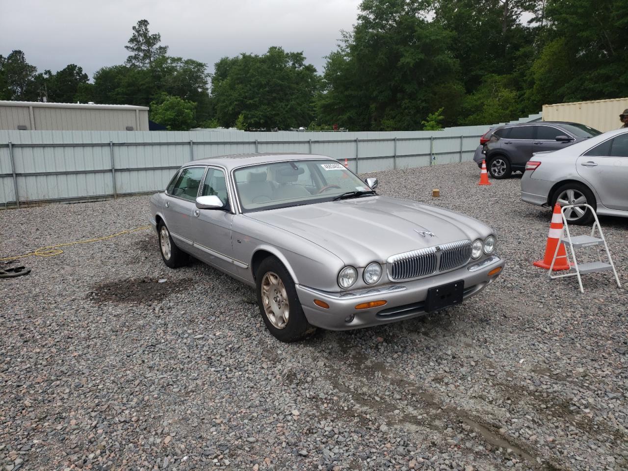 JAGUAR VANDENPLAS 2001 with VIN SAJDA24C41LF26134 - Photo from auction