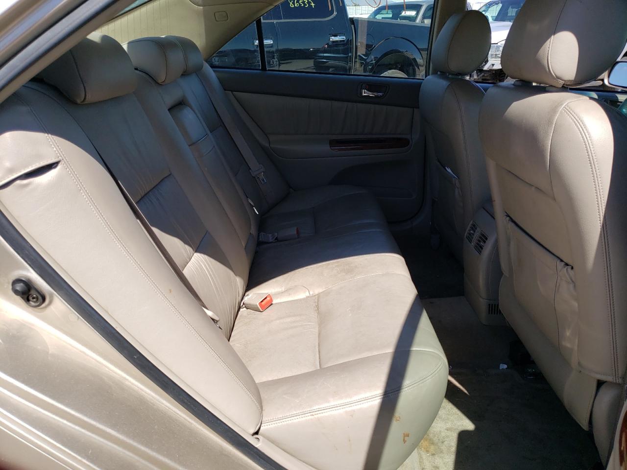 Photo 6 from auction – 2005 TOYOTA CAMRY LE with VIN JTDBF30K750165626