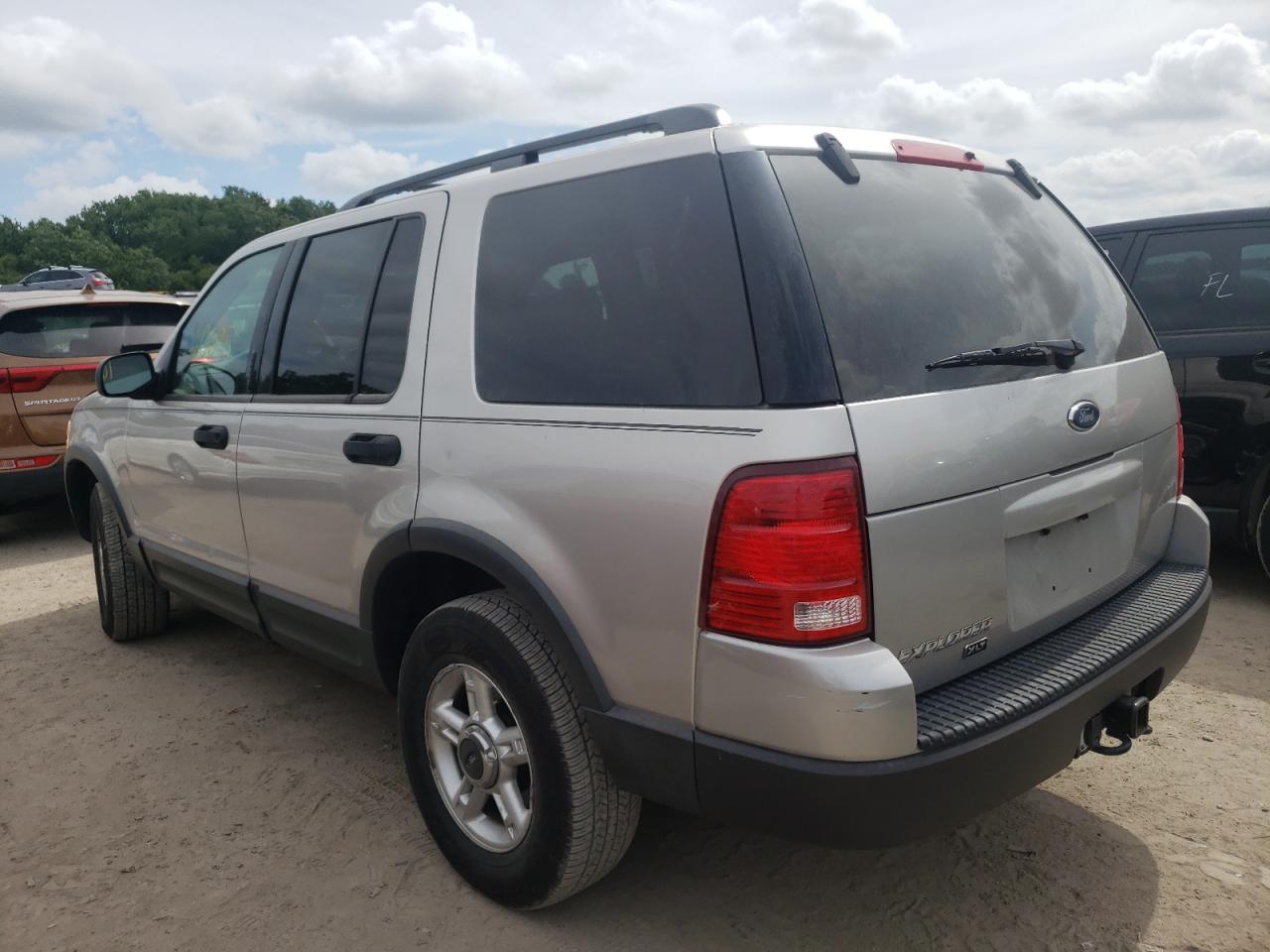 Photo 3 from auction – 2003 FORD EXPLORER with VIN 1FMZU73K03UA42839