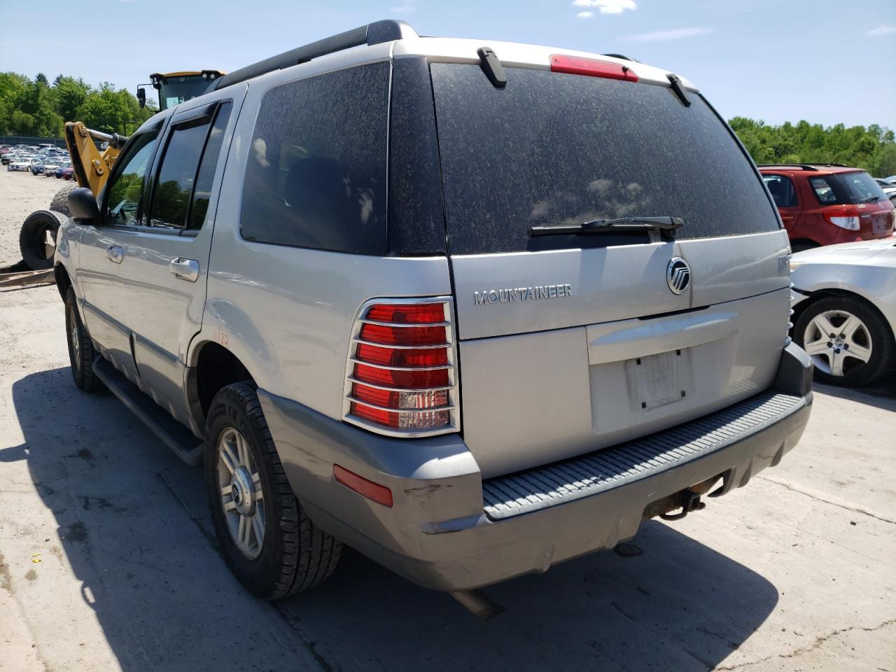 Photo 3 from auction – 2005 MERCURY MOUNTAINEE with VIN 4M2ZU86E25UJ05551