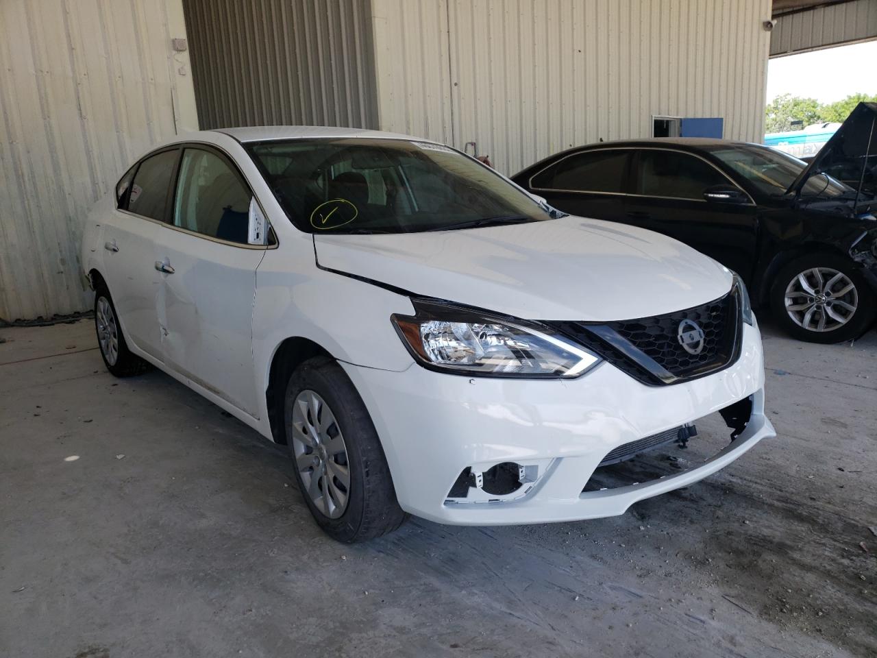 NISSAN SENTRA S 2017 z numerem VIN 3N1AB7AP3HL708103 - Zdjęcie z aukcji