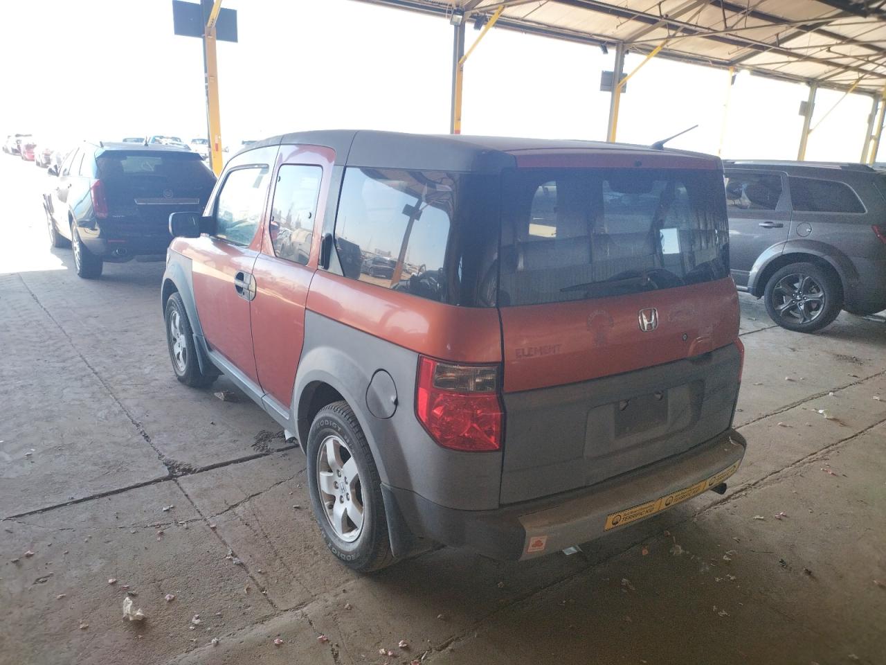 Foto 3 de la subasta – 2003 HONDA ELEMENT EX con VIN 5J6YH18593L005079