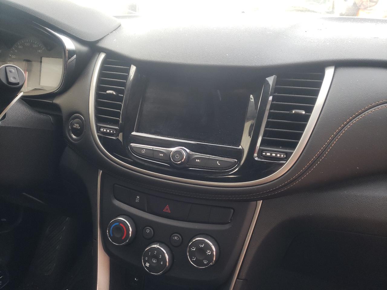 Photo 9 from auction – 2018 CHEVROLET TRAX 1LT with VIN 3GNCJLSB0JL272425