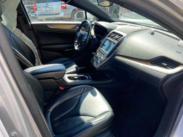 Photo 5 from auction – 2016 LINCOLN MKC SELECT with VIN 5LMCJ2C9XGUJ08959