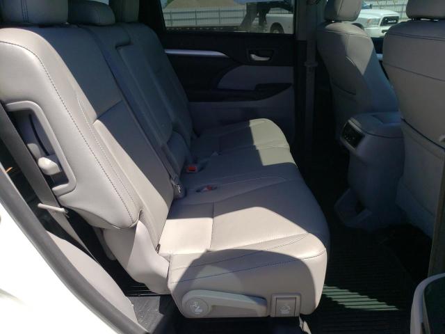 Photo 6 from auction – 2018 TOYOTA HIGHLANDER with VIN 5TDKZRFH1JS279960
